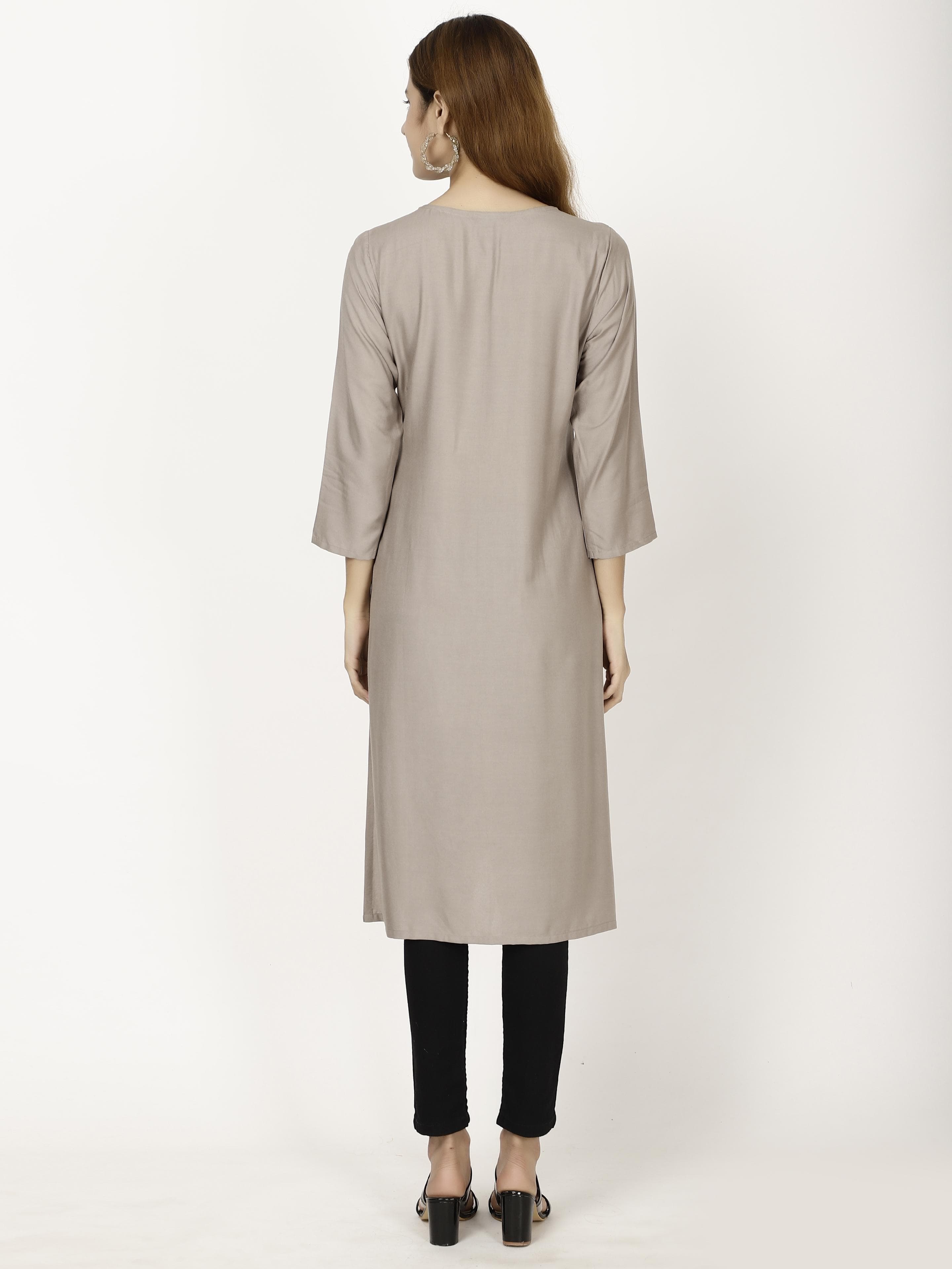 Straight fit embroidered kurta