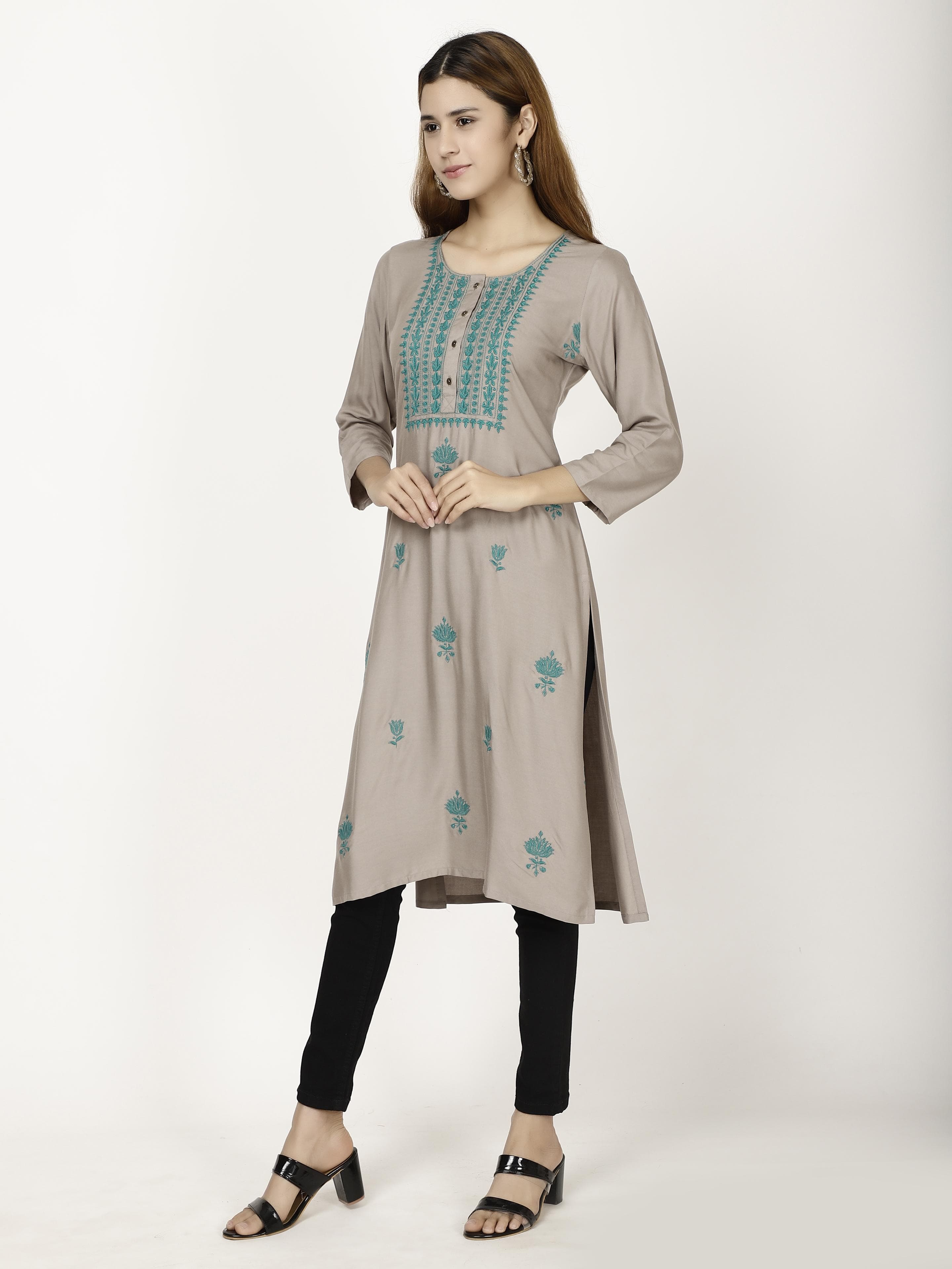 Straight fit embroidered kurta