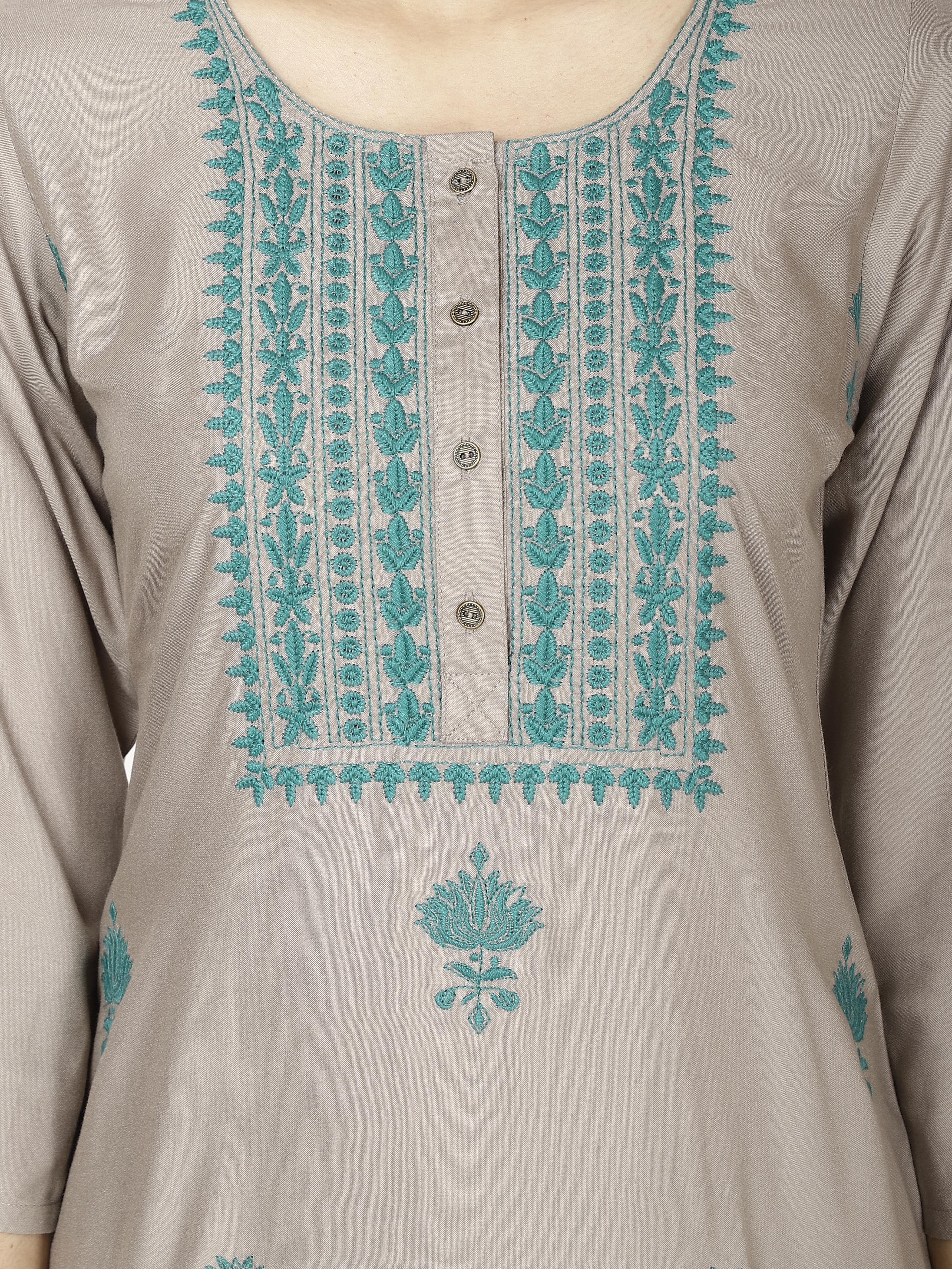 Straight fit embroidered kurta