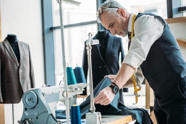 Stepping Up the Game: The Definitive Guide to Quality Control in B2B Workwear Manufacturing